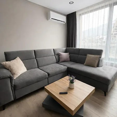 Mona Boutique With Parking Manastirski Livadi Апартамент София
